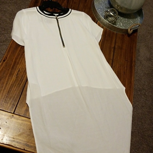 Kaari Blue Atlas Hi-Lo Top w/Contrast Neckline - Picture 3 of 6